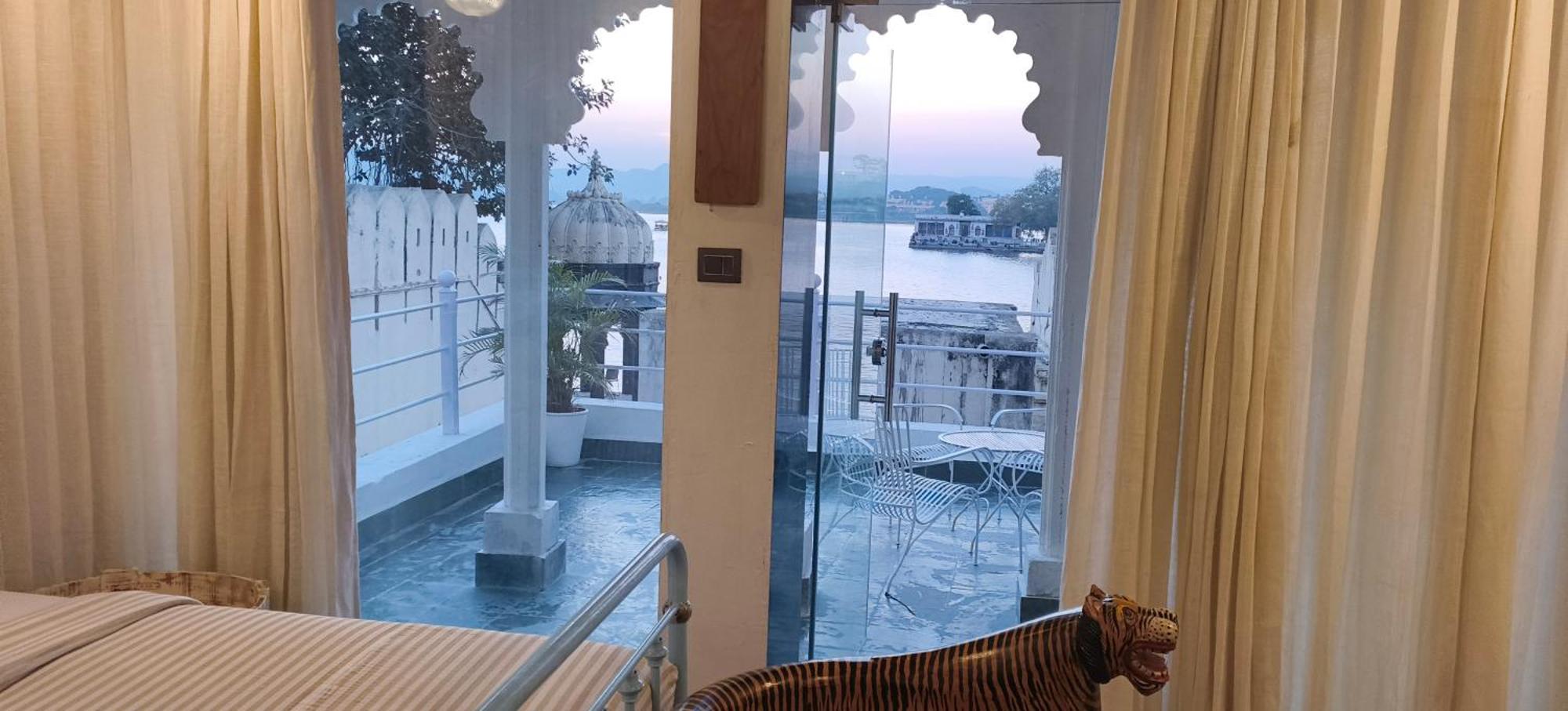 Paddy'S Loft The Lake View Hostel Udaipur Buitenkant foto
